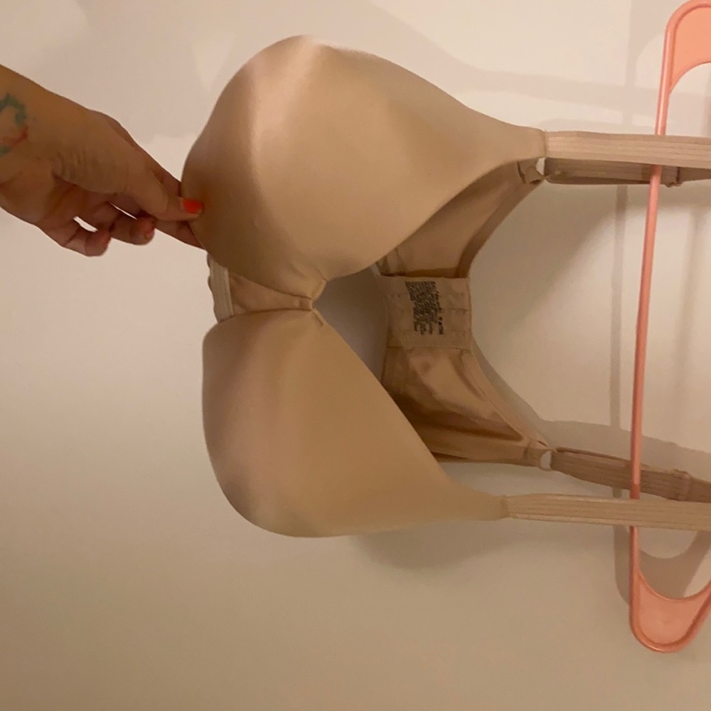 Bali tan bra. Size 36DDD. Great condition